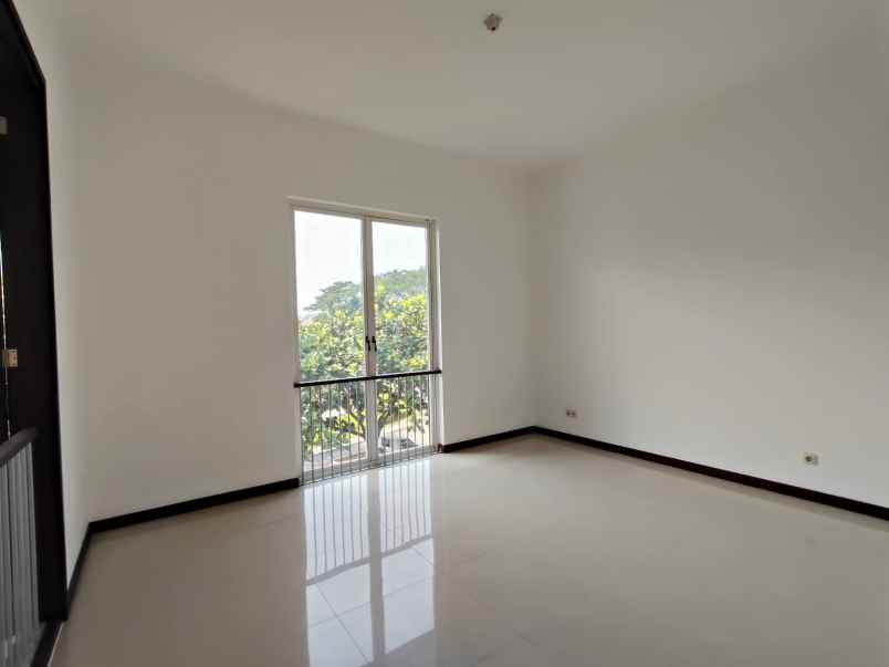 dijual rumah citraland