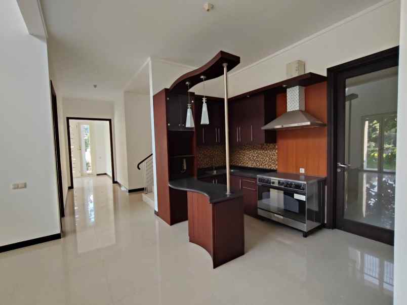 dijual rumah citraland