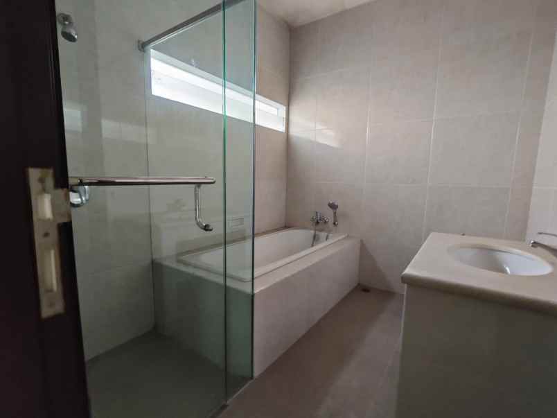 dijual rumah citraland