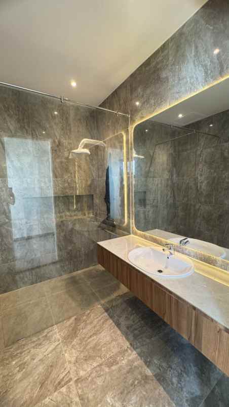 dijual rumah citraland cluster woodland