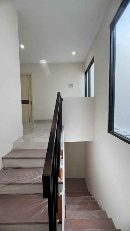 dijual rumah citraland cluster woodland