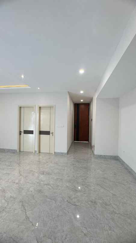 dijual rumah citraland cluster woodland