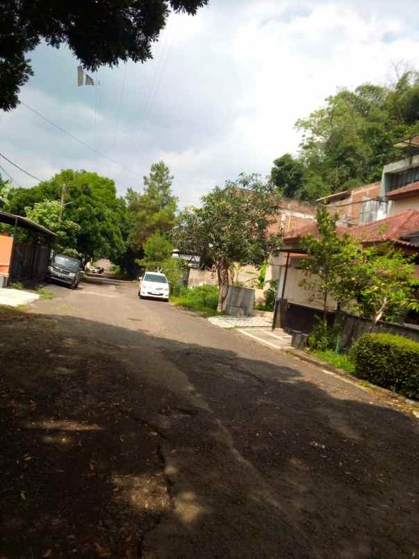 dijual rumah ciwaruga