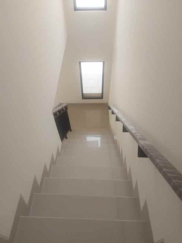 dijual rumah cluster alabama pik2