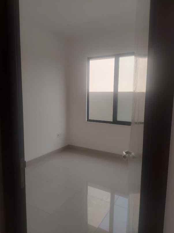 dijual rumah cluster alabama pik2