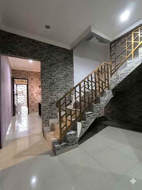 dijual rumah cluster arana harapan