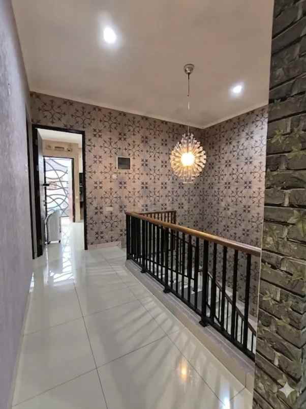 dijual rumah cluster arana harapan