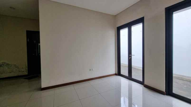 dijual rumah cluster asera nishi