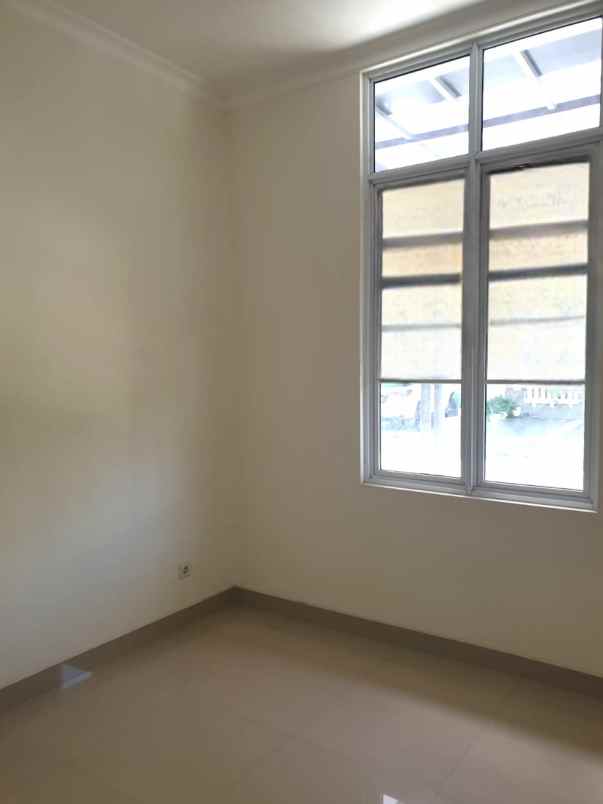 dijual rumah cluster la seine jgc