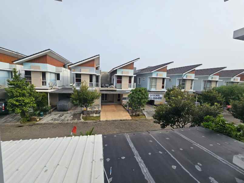 dijual rumah cluster lavesh kota