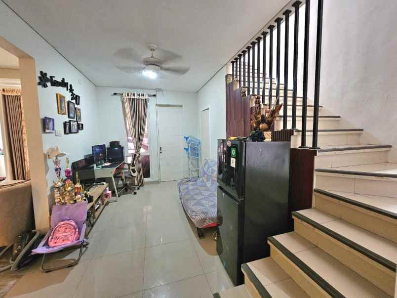 dijual rumah cluster lavesh kota