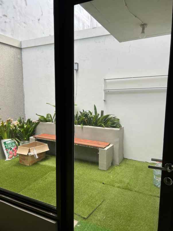 dijual rumah cluster newton scientia
