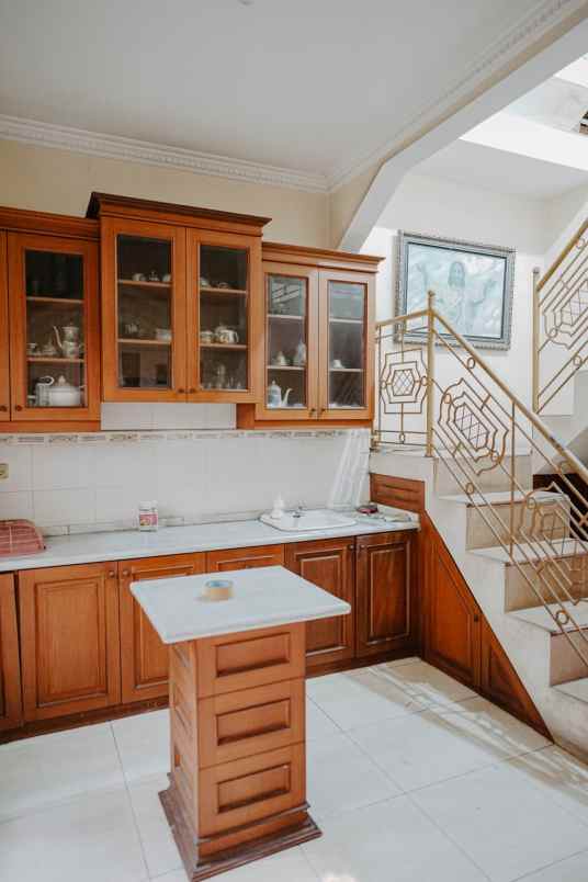dijual rumah cluster segovia lt 72 120 2 lantai