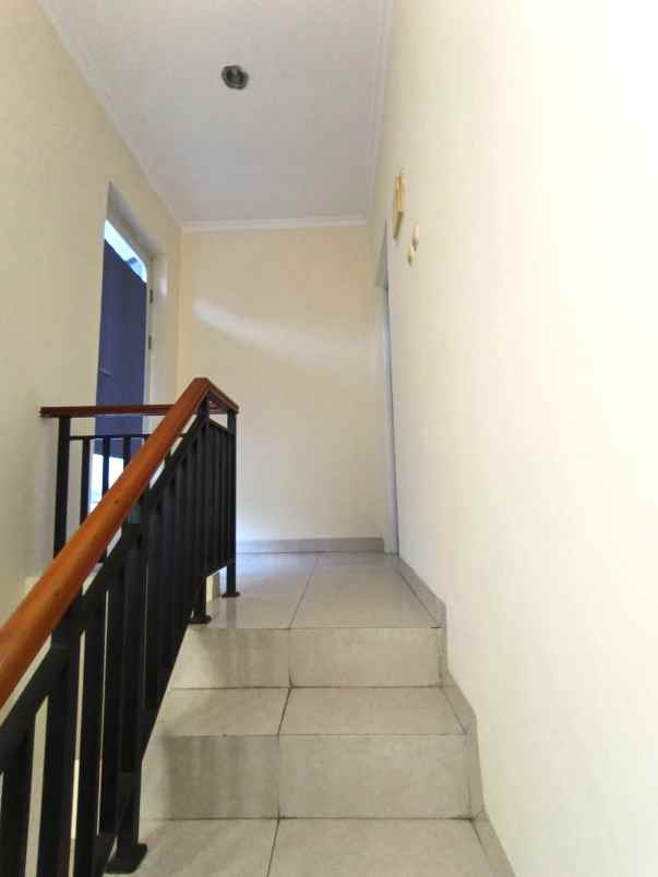 dijual rumah cluster teresta metland