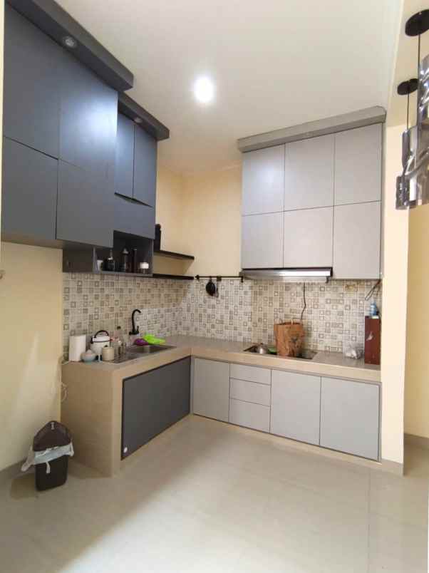 dijual rumah cluster teresta metland