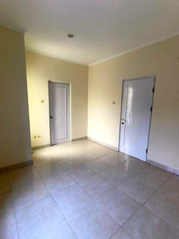 dijual rumah cluster teresta metland