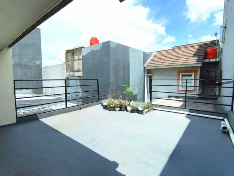 dijual rumah cluster teresta metland