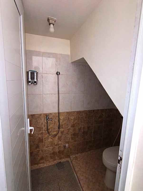 dijual rumah cluster teresta metland