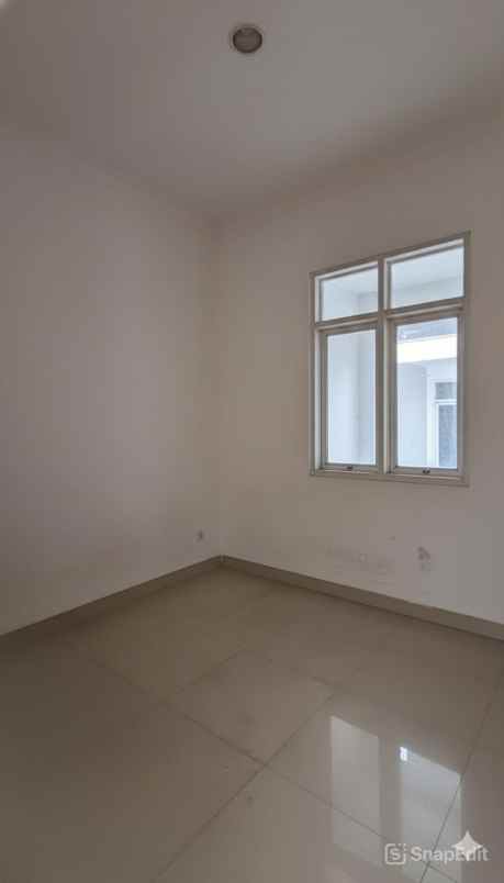 dijual rumah cluster thames jgc jakarta