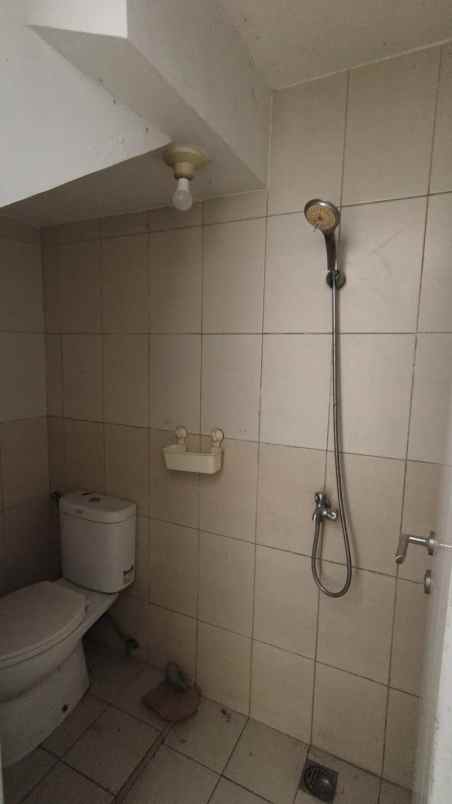 dijual rumah cluster thames jgc jakarta