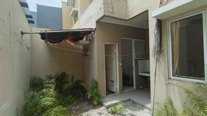 dijual rumah cluster thames jgc jakarta