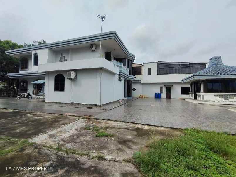 dijual rumah crown hill