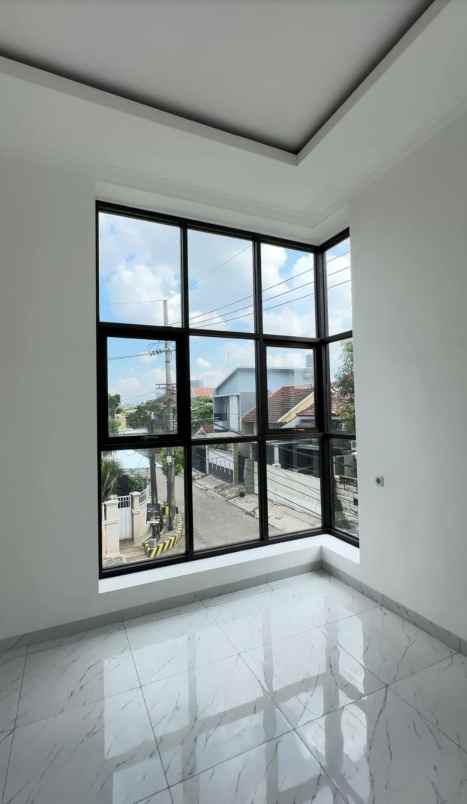 dijual rumah darmo harapan