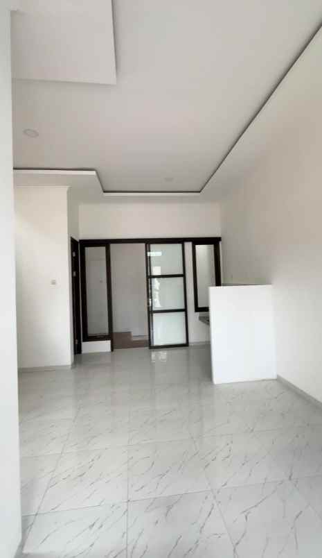 dijual rumah darmo harapan