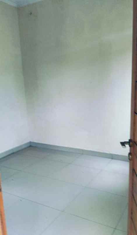 dijual rumah de green grande kel
