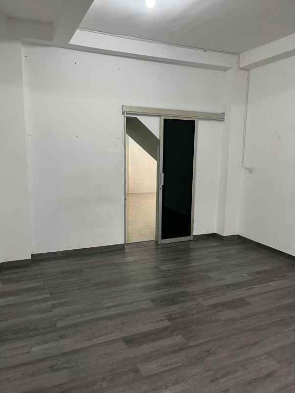 dijual rumah dekat matahari singosaren solo