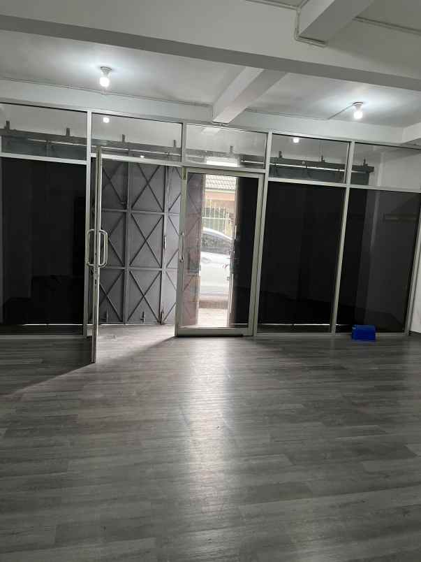 dijual rumah dekat matahari singosaren solo