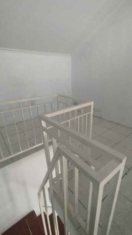 dijual rumah dekat sdn cibening 2 kode