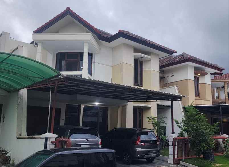 dijual rumah dharmahusada