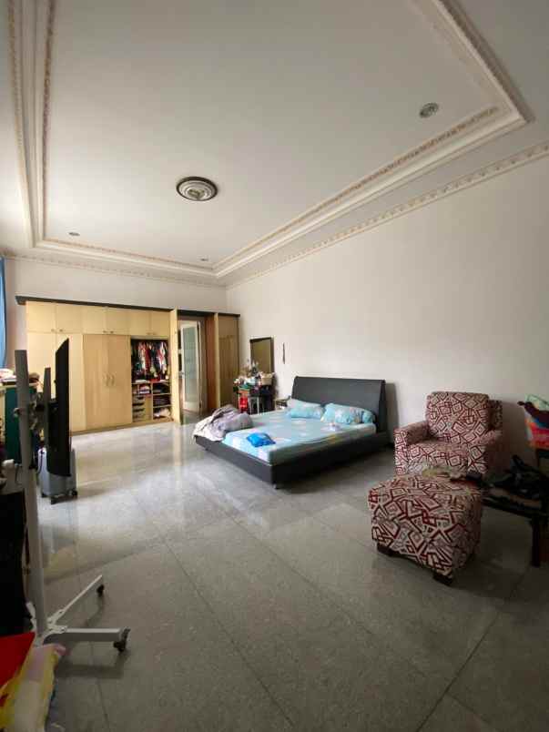 dijual rumah dharmahusada indah barat