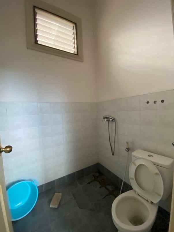 dijual rumah dharmahusada indah barat