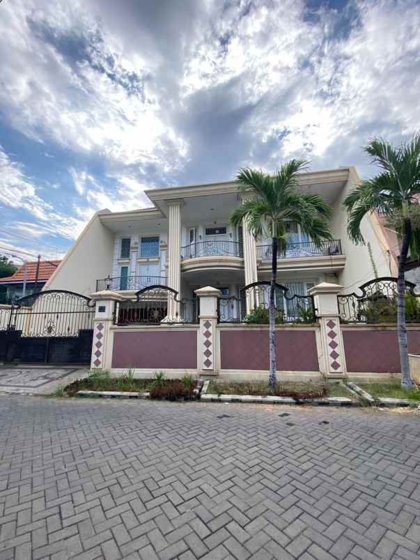 dijual rumah dharmahusada indah barat