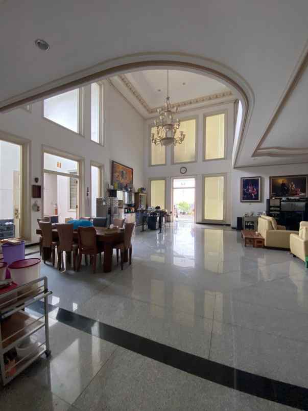 dijual rumah dharmahusada indah barat