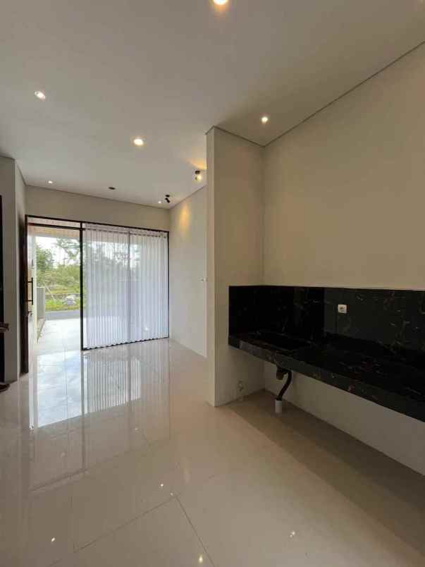 dijual rumah di jln kaliurang sleman yogyakarta