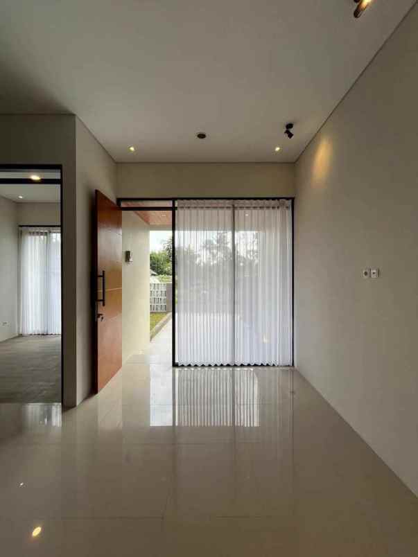 dijual rumah di jln kaliurang sleman yogyakarta