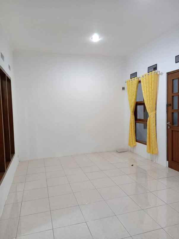 dijual rumah di jual rumah strategis di