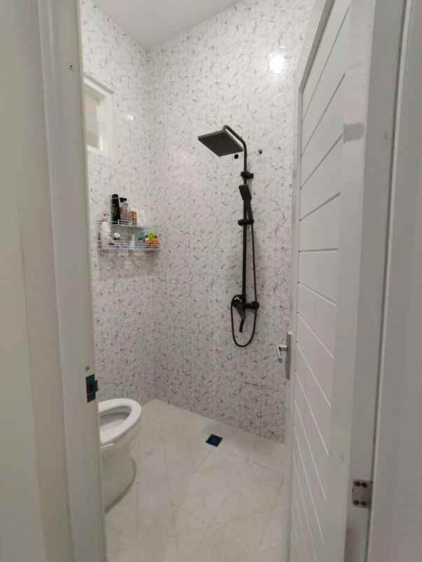 dijual rumah di manahan solo