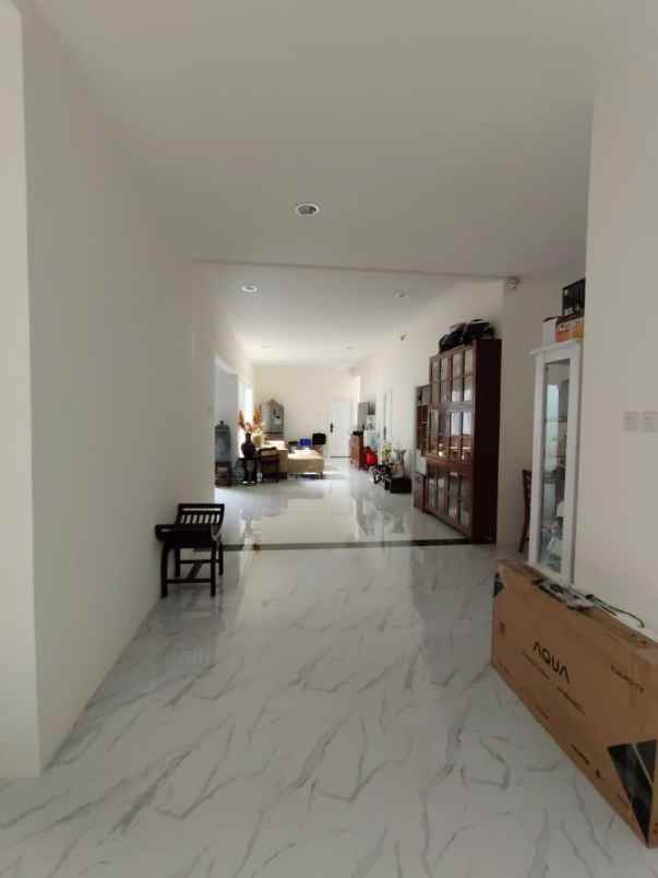 dijual rumah di manahan solo