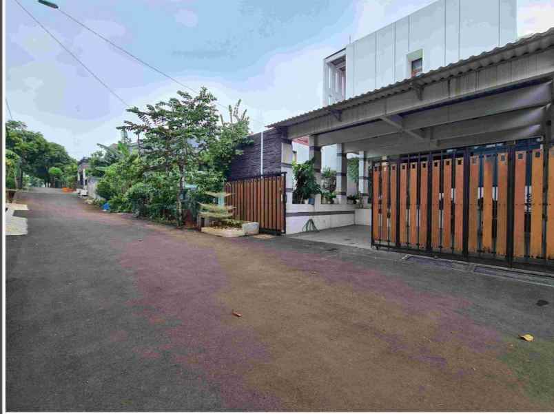 dijual rumah di perumahan cilangkap cipayung jaktim