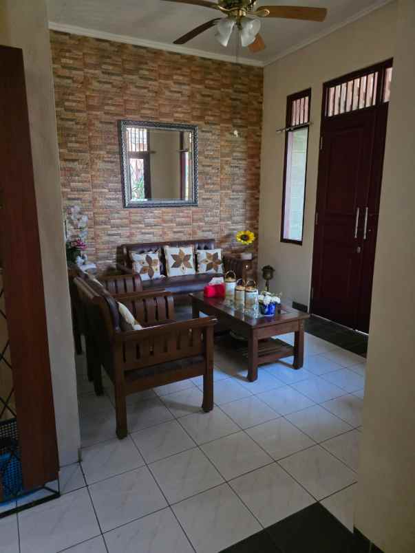 dijual rumah di pondok ranji ciputat timur