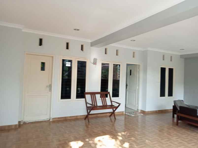 dijual rumah dukuh zambrud