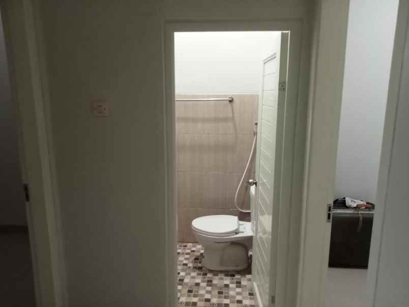 dijual rumah dukuh zambrud