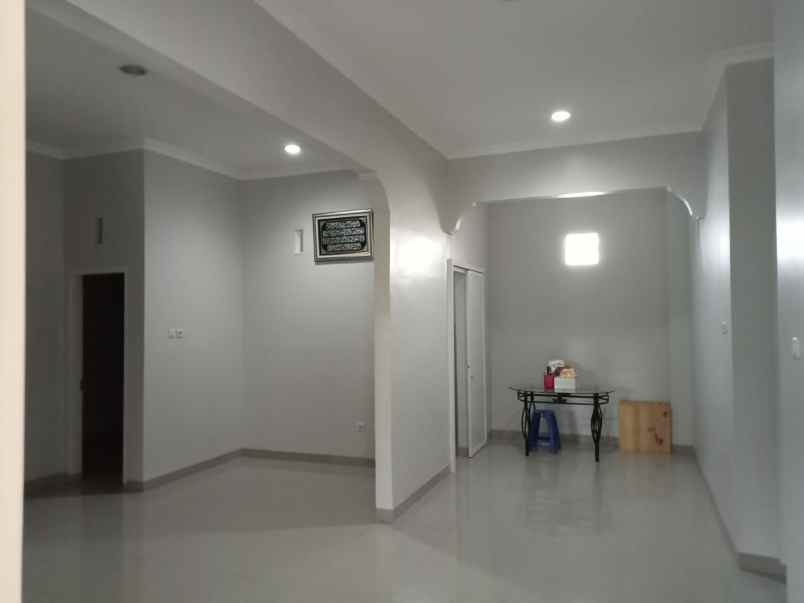 dijual rumah dukuh zambrud