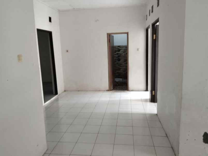 dijual rumah dukuh zamrud