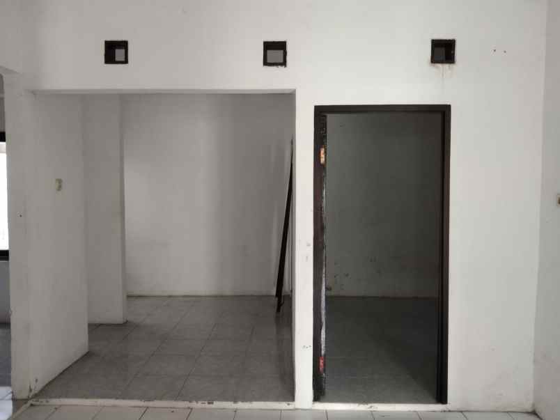 dijual rumah dukuh zamrud