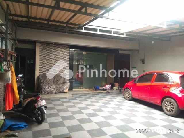 dijual rumah duren sawit